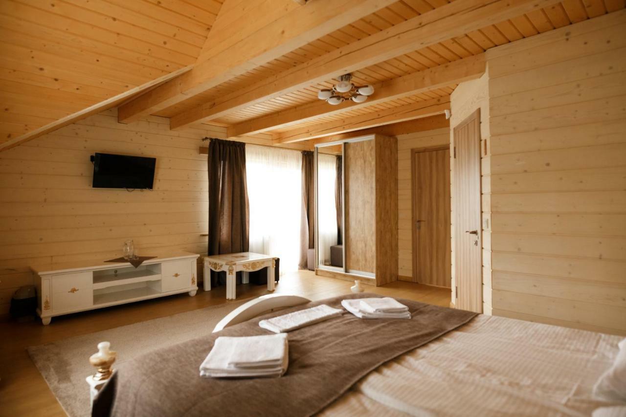 Gutsulwood Villa Yablunytsya Ngoại thất bức ảnh